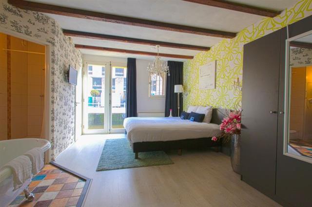 Ruime hotelkamer deluxe bij King's Inn Alkmaar