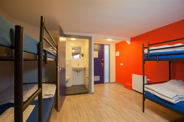 4 person hostel room at King's Inn City Hotel and Hostel Alkmaar